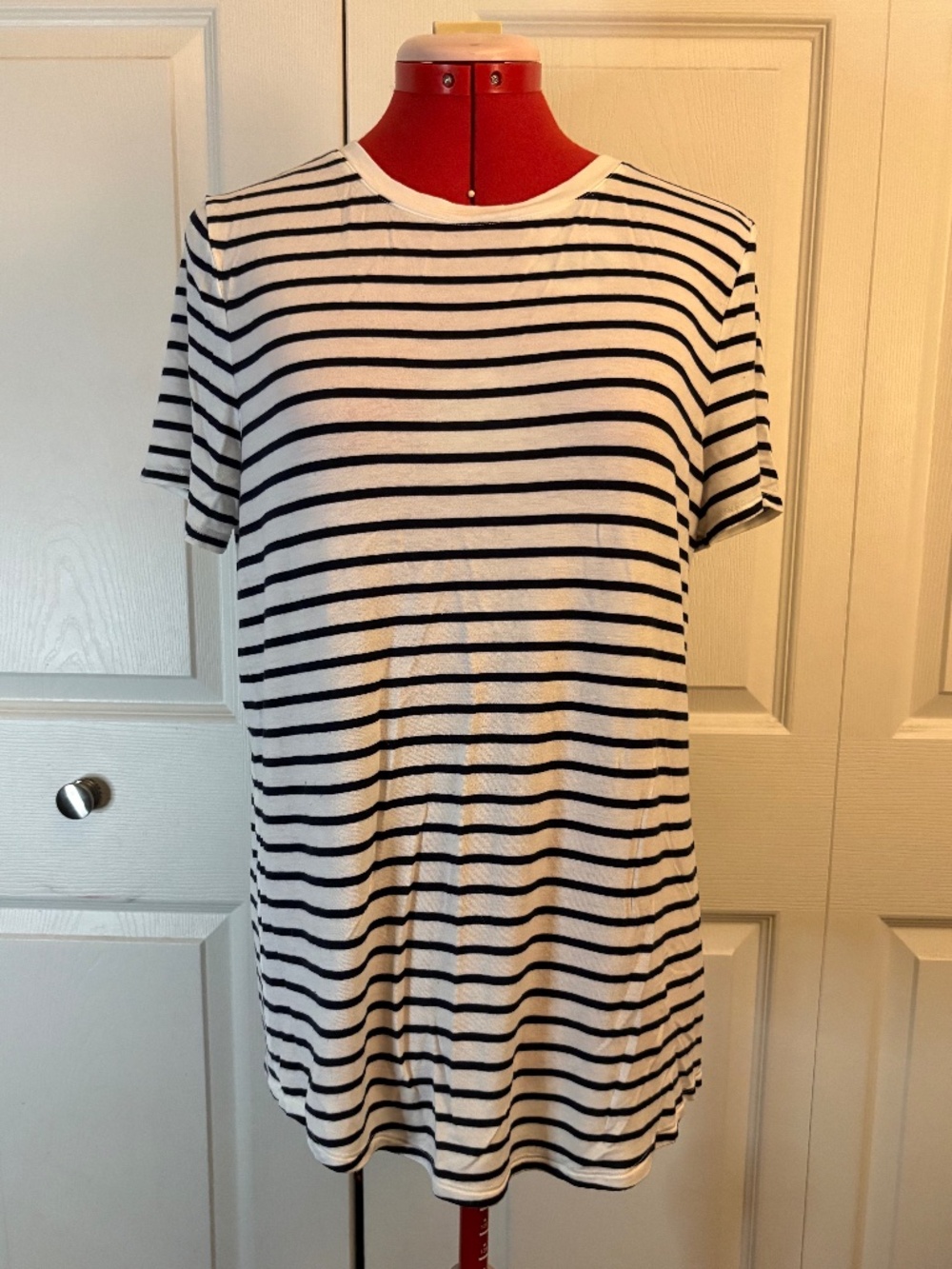 Gap Black & White Luxe T M